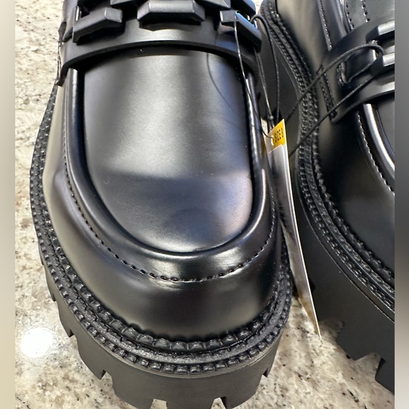 Steve Madden Ladies Chunky Black Platform Loafer NIB - Picture 7 of 14
